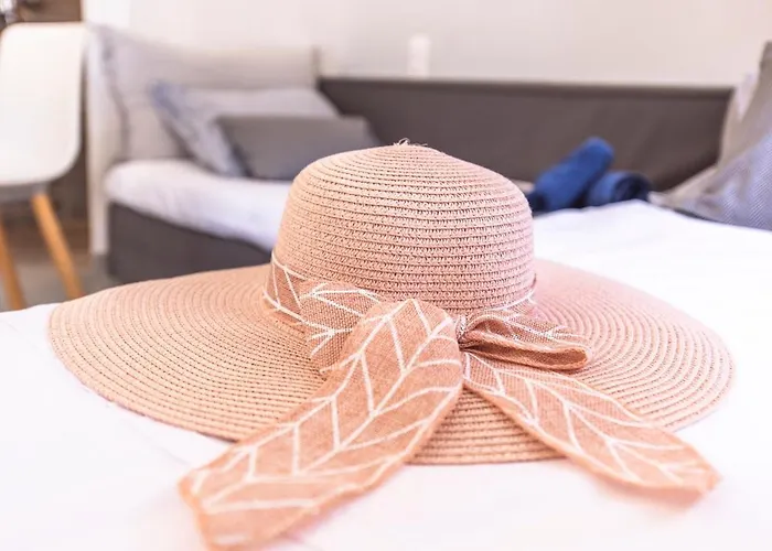 Fresh Renovated Maisonette Close To The Apartmán