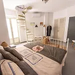 Lägenhet Fresh Renovated Maisonette Close To The