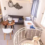 Fresh Renovated Maisonette Close To The * Platys Gialos (Mykonos)