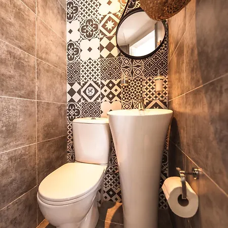 Appartamento Fresh Renovated Maisonette Close To The