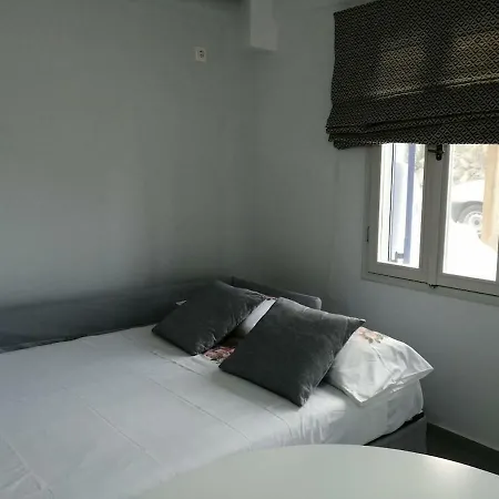 公寓 Fresh Renovated Maisonette Close To The