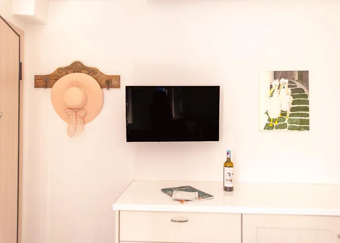 Fresh Renovated Maisonette Close To The * Platys Gialos (Mykonos)