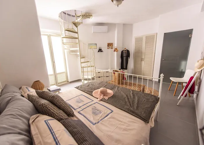 Apartamento Fresh Renovated Maisonette Close To The